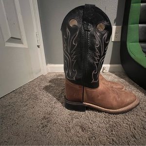 Fair condition size 5.5 men boots